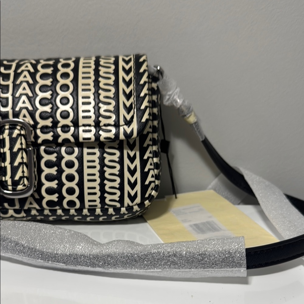 Black and Cream Designer Women's Bag - Picture 2 of 5